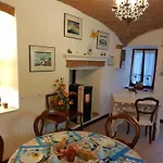 Couette-café L'oasi Di Franco E Paola 3*